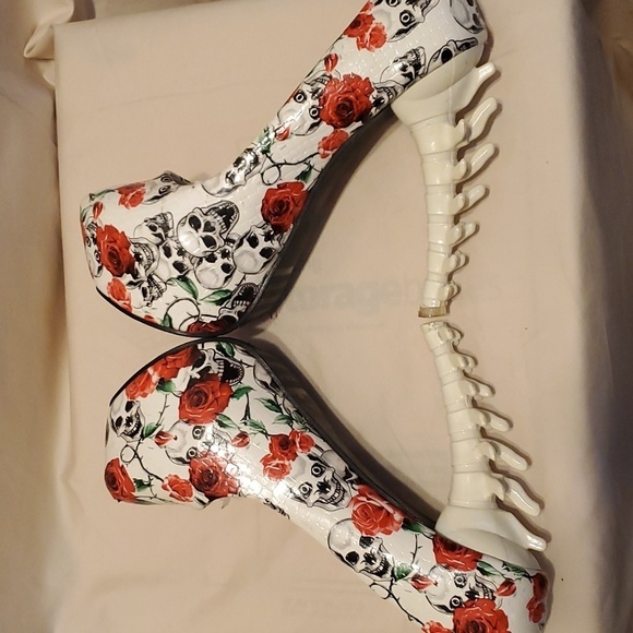 Show Story Skull and Roses Print Bone Platform Stiletto's SZ 36 - Picture 5 of 8